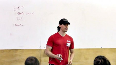 Ο Braian Bozman , head judge των Crossfit Games , αναλύει την άσκηση bar muscle-up.